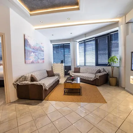 Omega 30 Apartment *